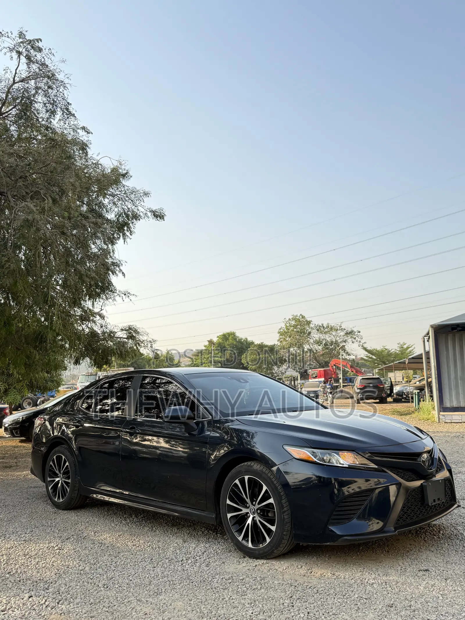 Toyota Camry SE FWD (2.5L 4cyl 8AM) 2018 Blue