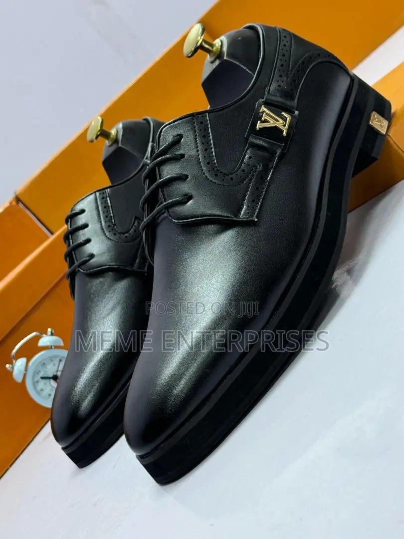 Laced Shoe for Guys -