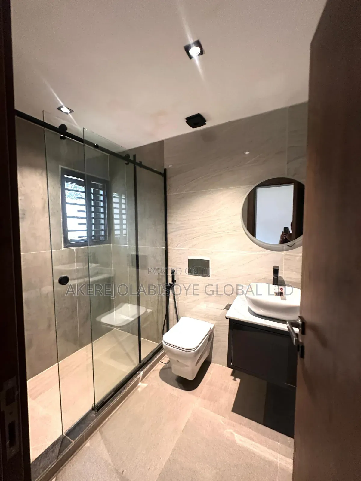 3bdrm Apartment in Jabi Abuja for rent