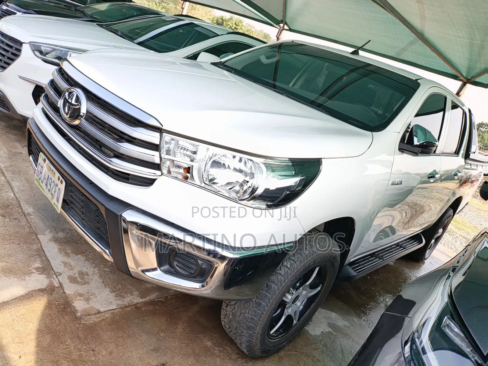 Toyota Hilux 2023 White