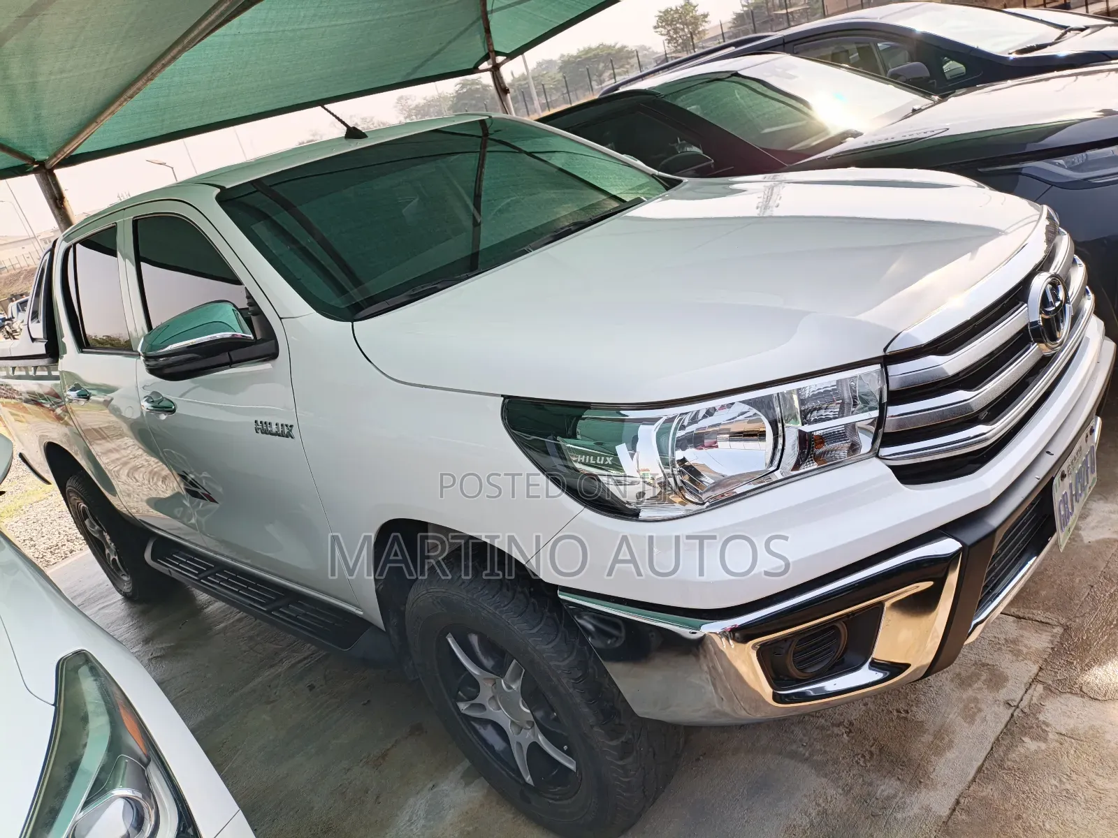 Toyota Hilux 2023 White
