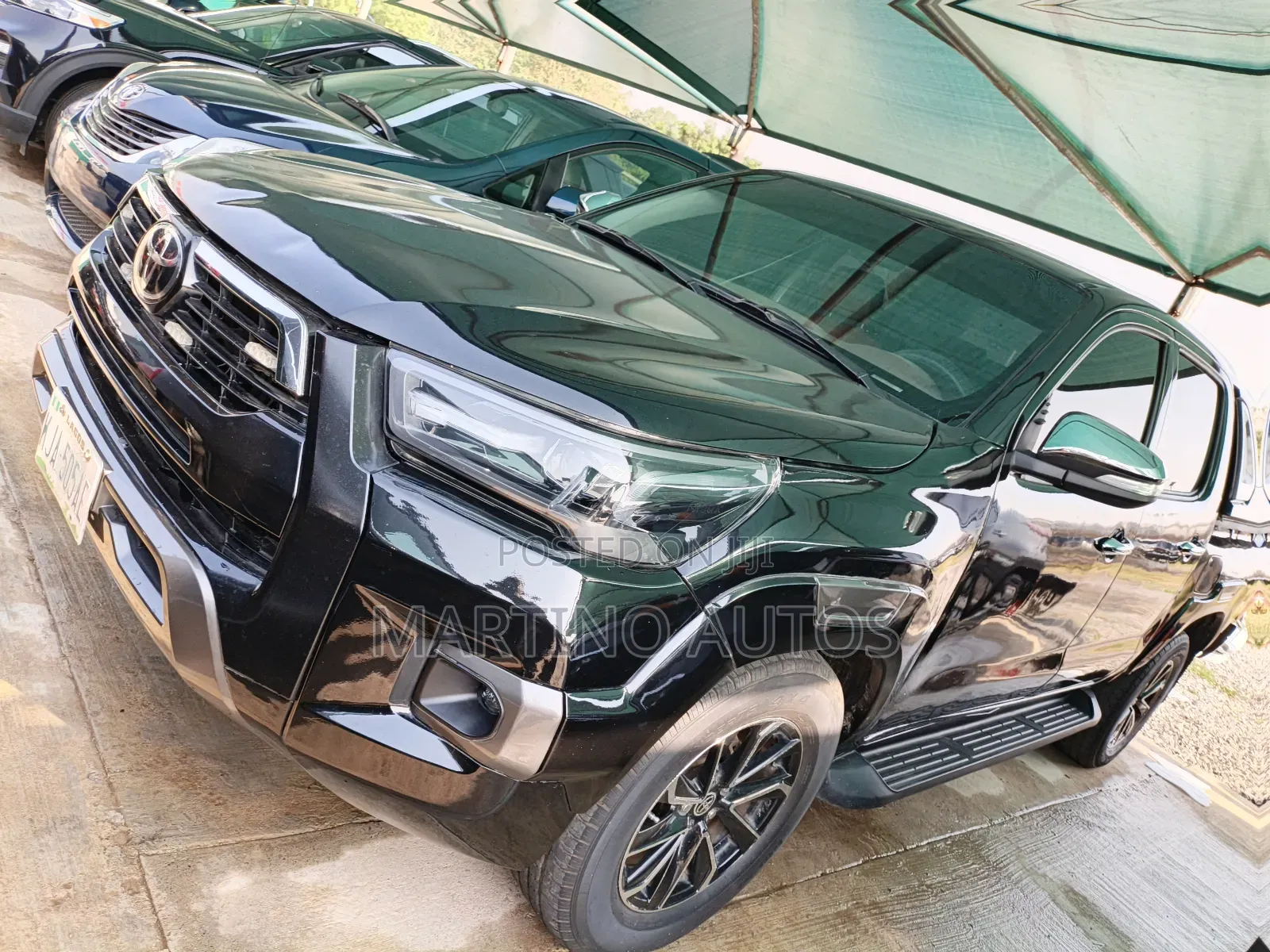 Toyota Hilux 2013 Black