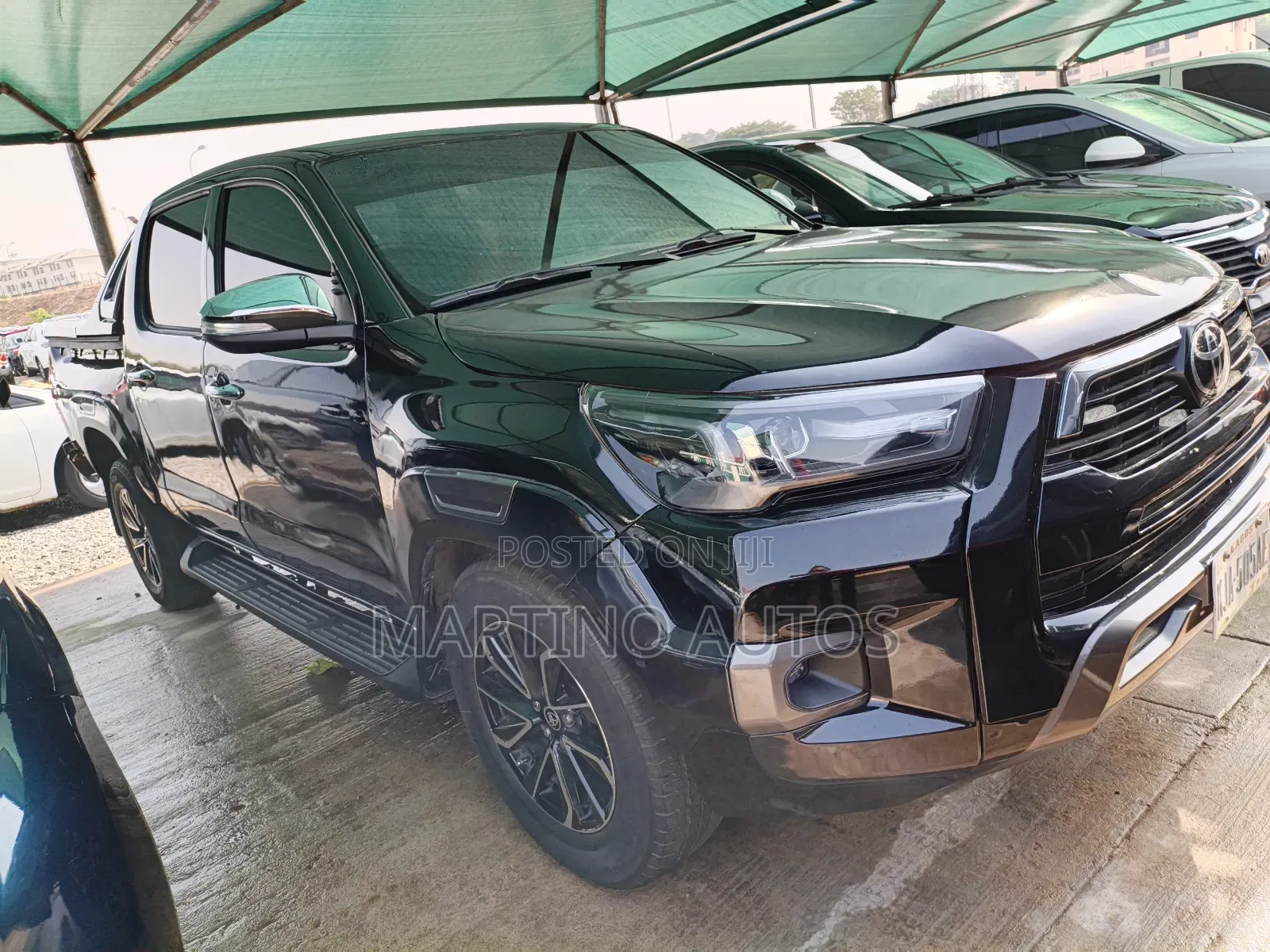 Toyota Hilux 2013 Black