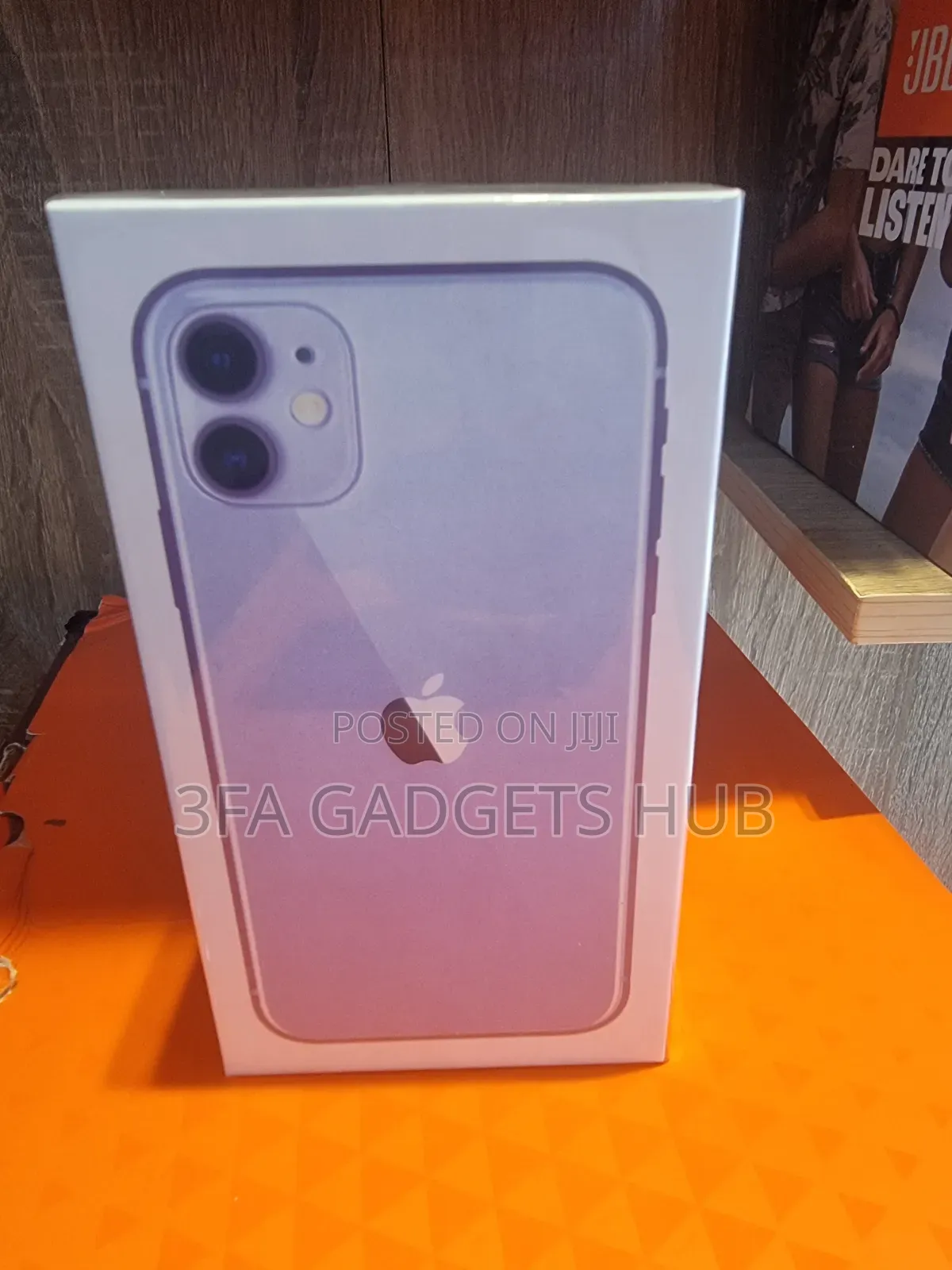 New Apple iPhone 11 128 GB Purple