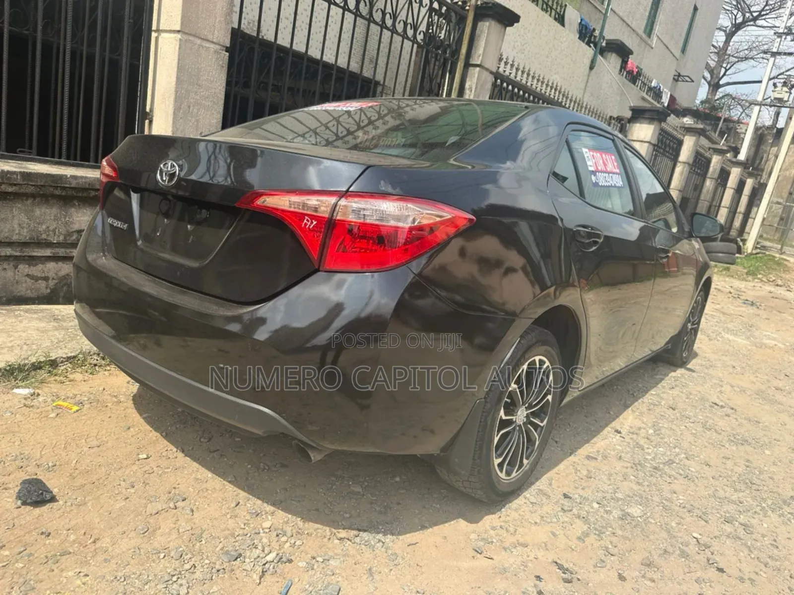 Toyota Corolla LE Eco (1.8L 4cyl 2A) 2018 Black