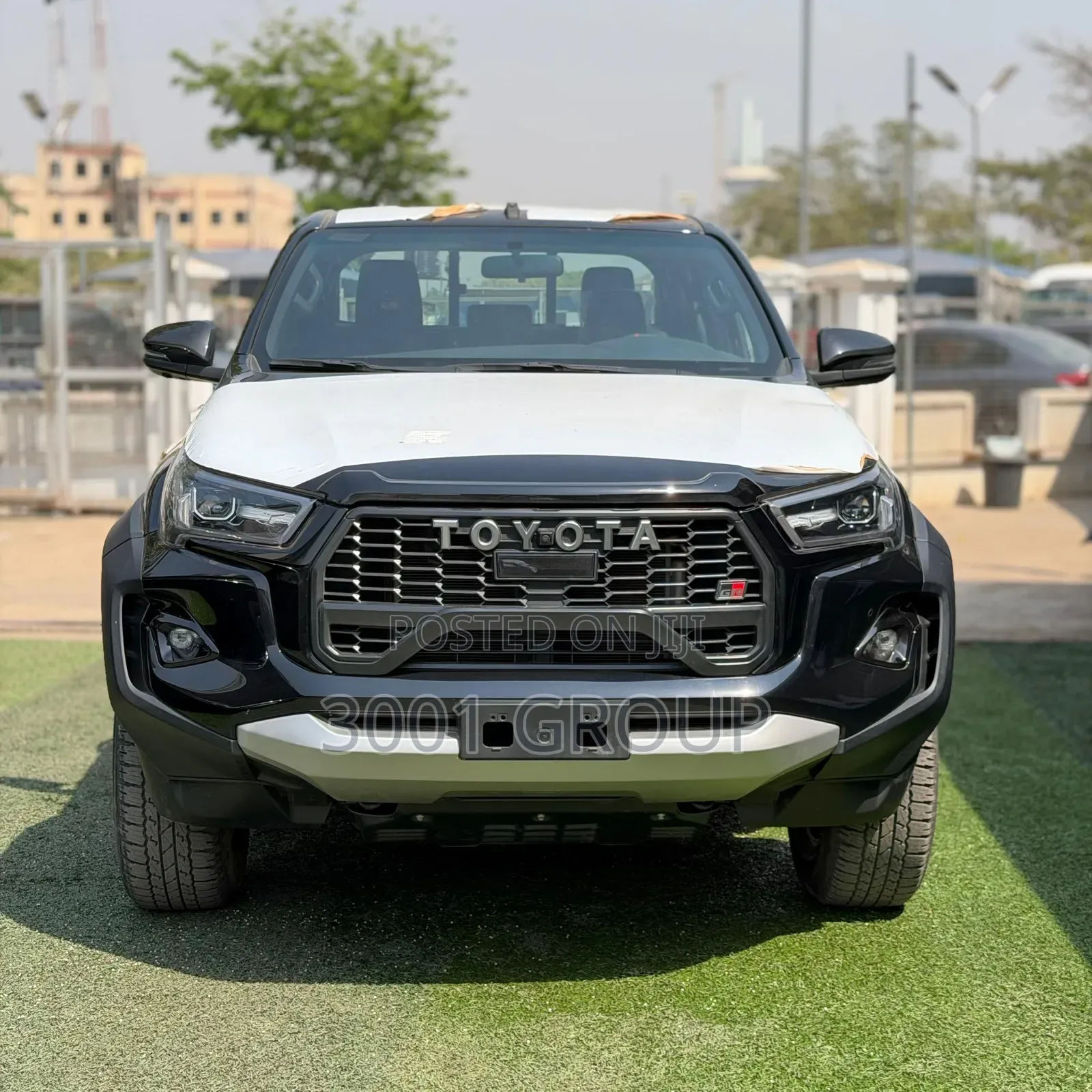 New Toyota Hilux 2025 Black