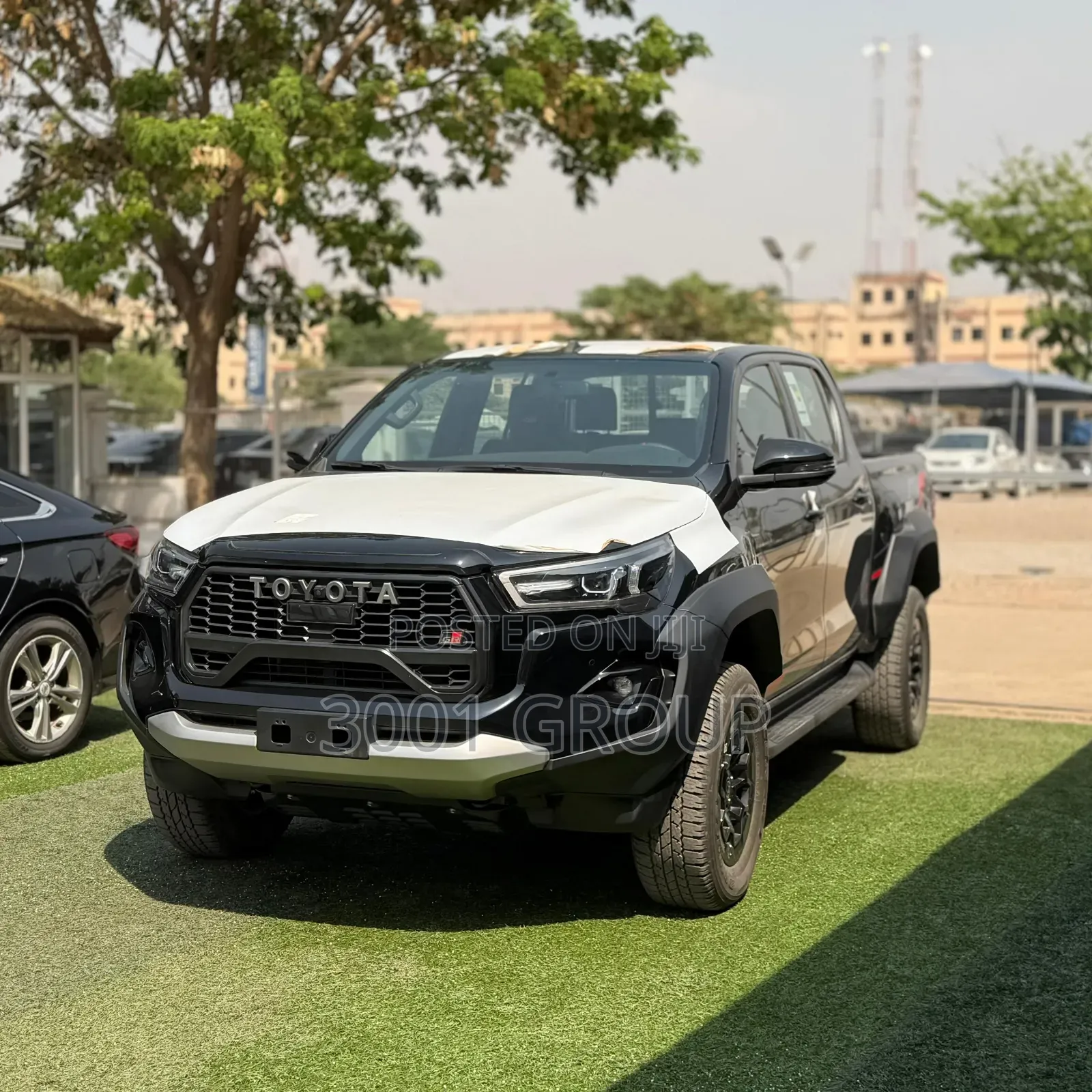 New Toyota Hilux 2025 Black