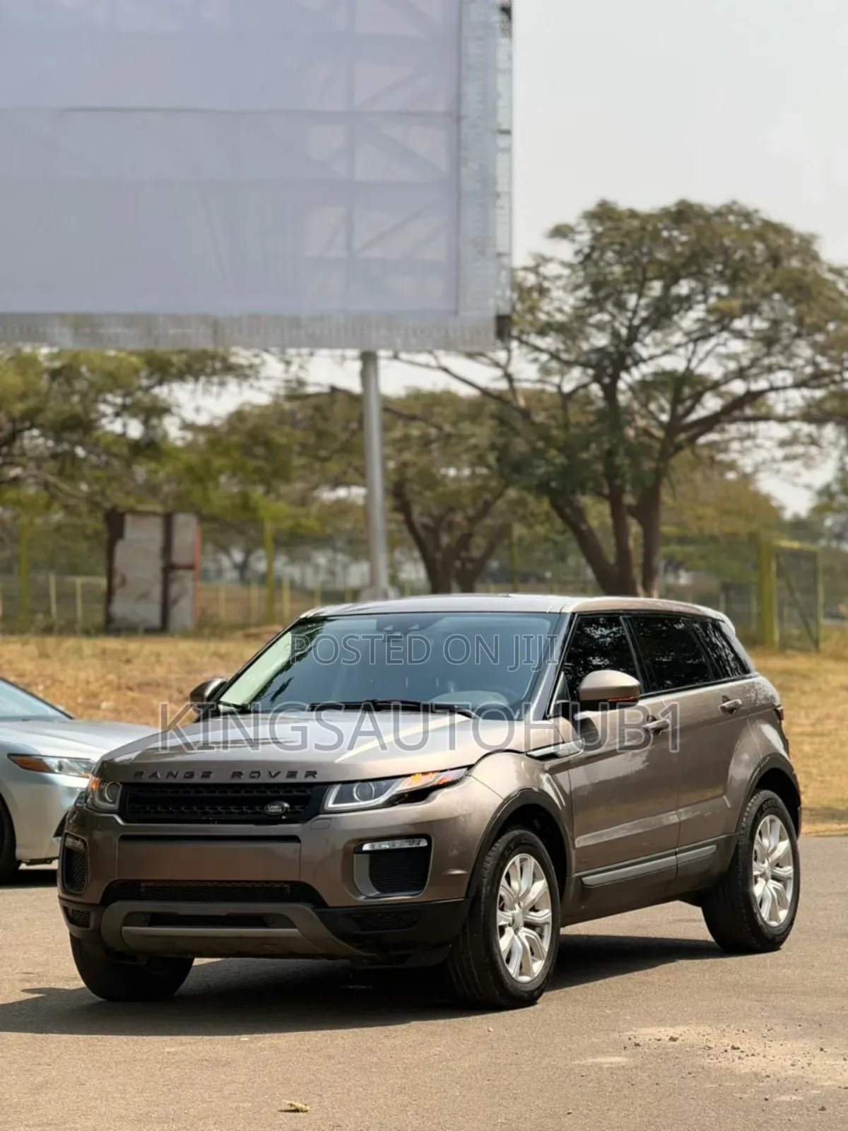 Land Rover Range Rover Evoque SE 5dr 4x4 (2.0L 4cyl 9A) 2016 Brown