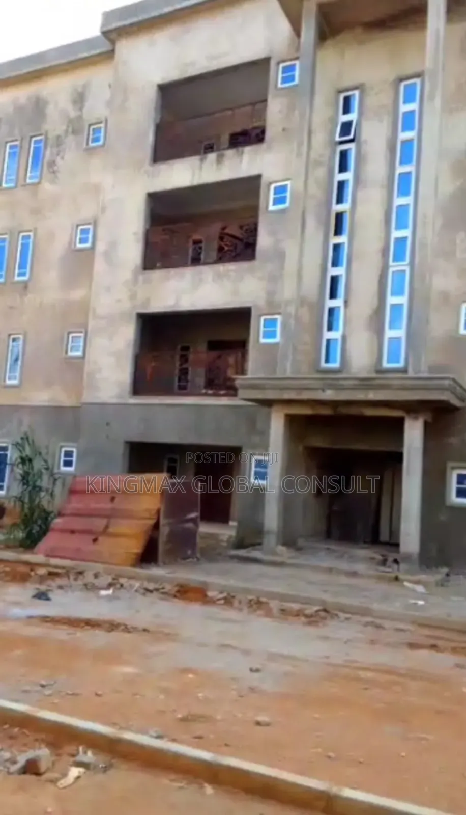 4bdrm Apartment in Lugbe Abuja for sale