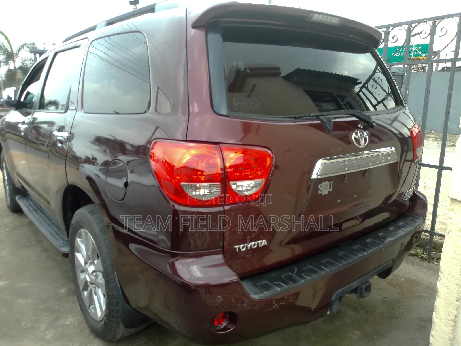 Toyota Sequoia Limited 4dr SUV (5.7L 8cyl 6A) 2010
