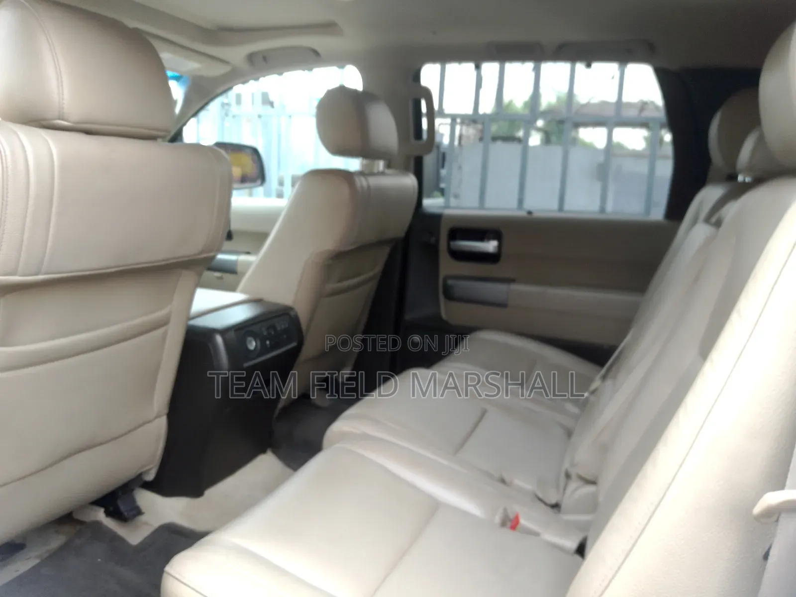Toyota Sequoia Limited 4dr SUV (5.7L 8cyl 6A) 2010