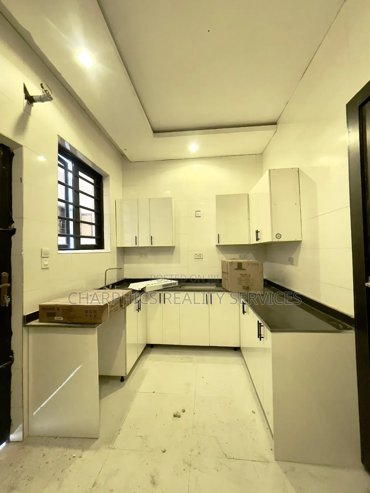 4bdrm Duplex in Ikota for sale