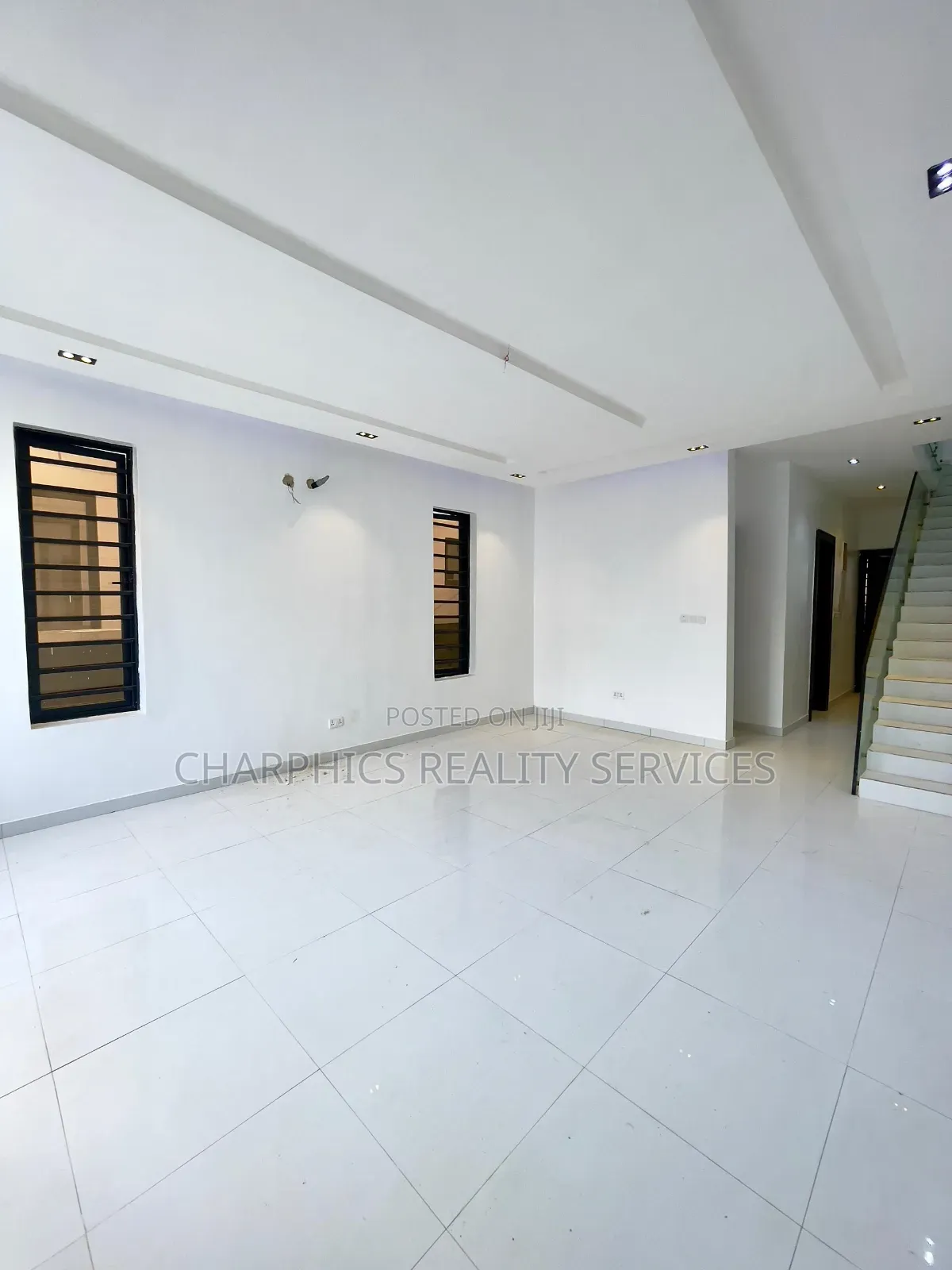 4bdrm Duplex in Ikota for sale