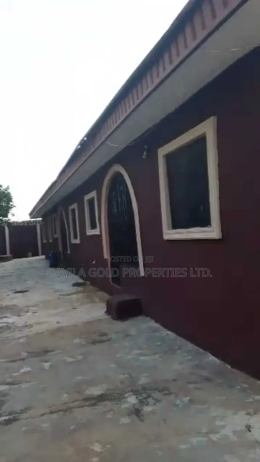 7bdrm Block of Flats in Benin City for sale