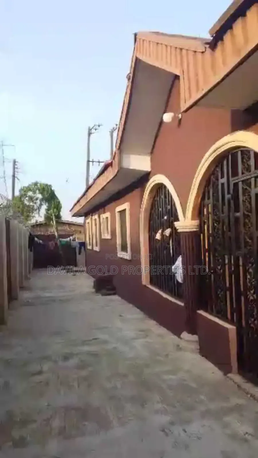 7bdrm Block of Flats in Benin City for sale