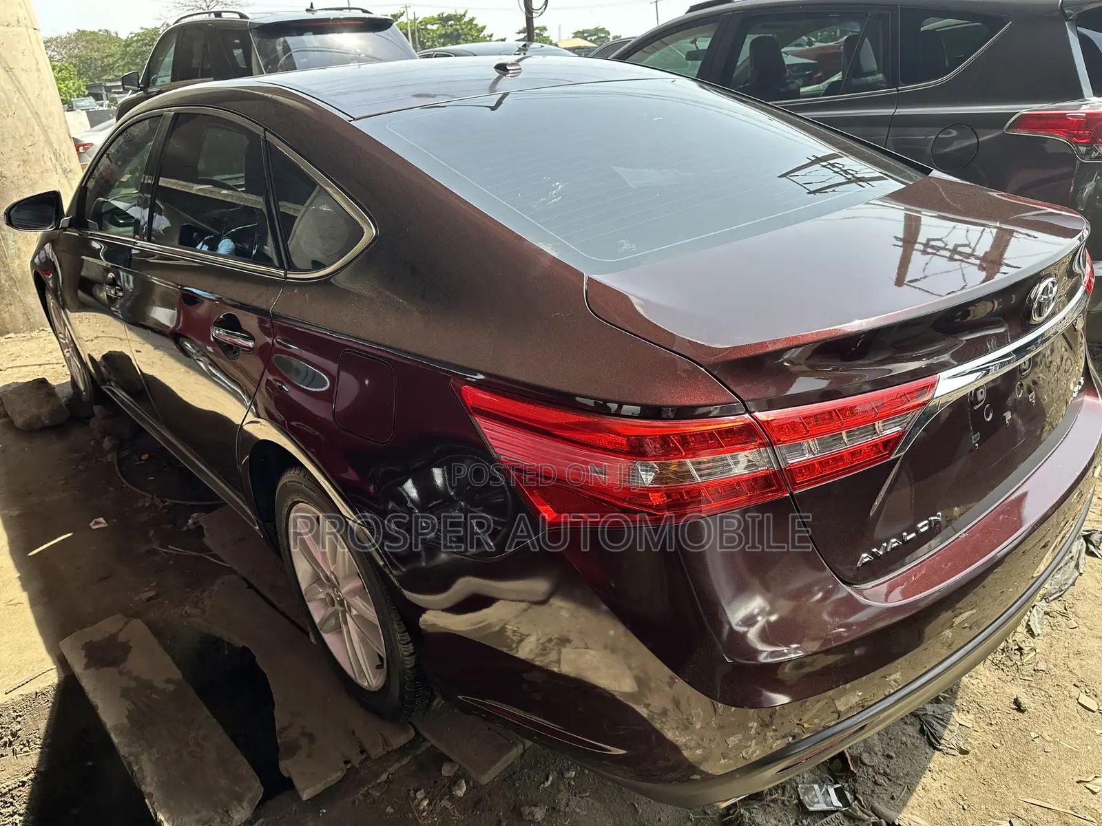 Toyota Avalon XLE 4dr Sedan (3.5L 6cyl 6A) 2015 Red