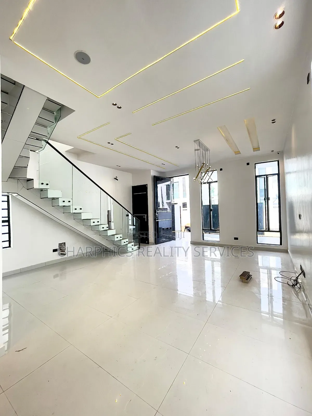4bdrm Duplex in Lekki Phase 2 for sale