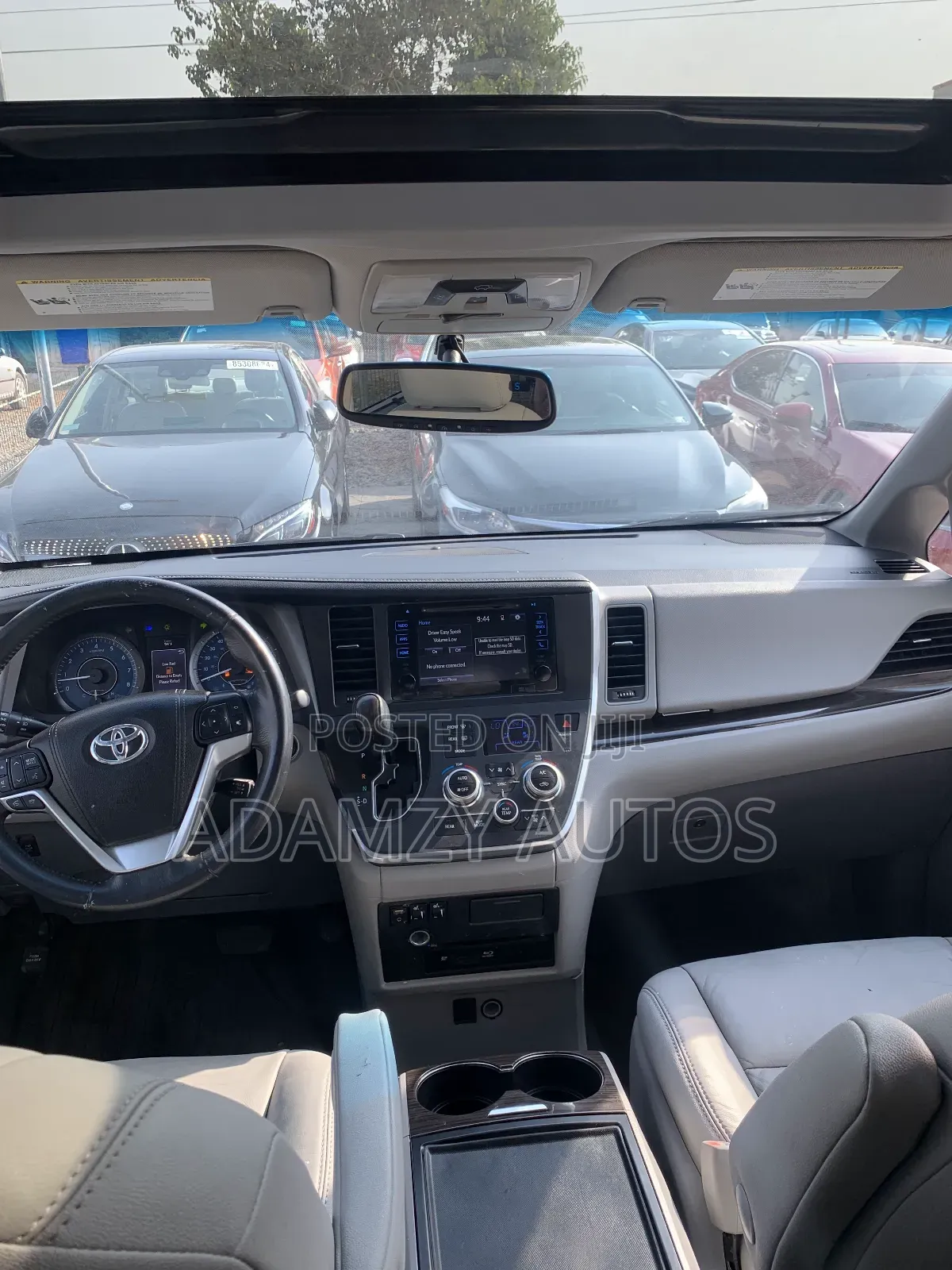 Toyota Sienna 2017 Red