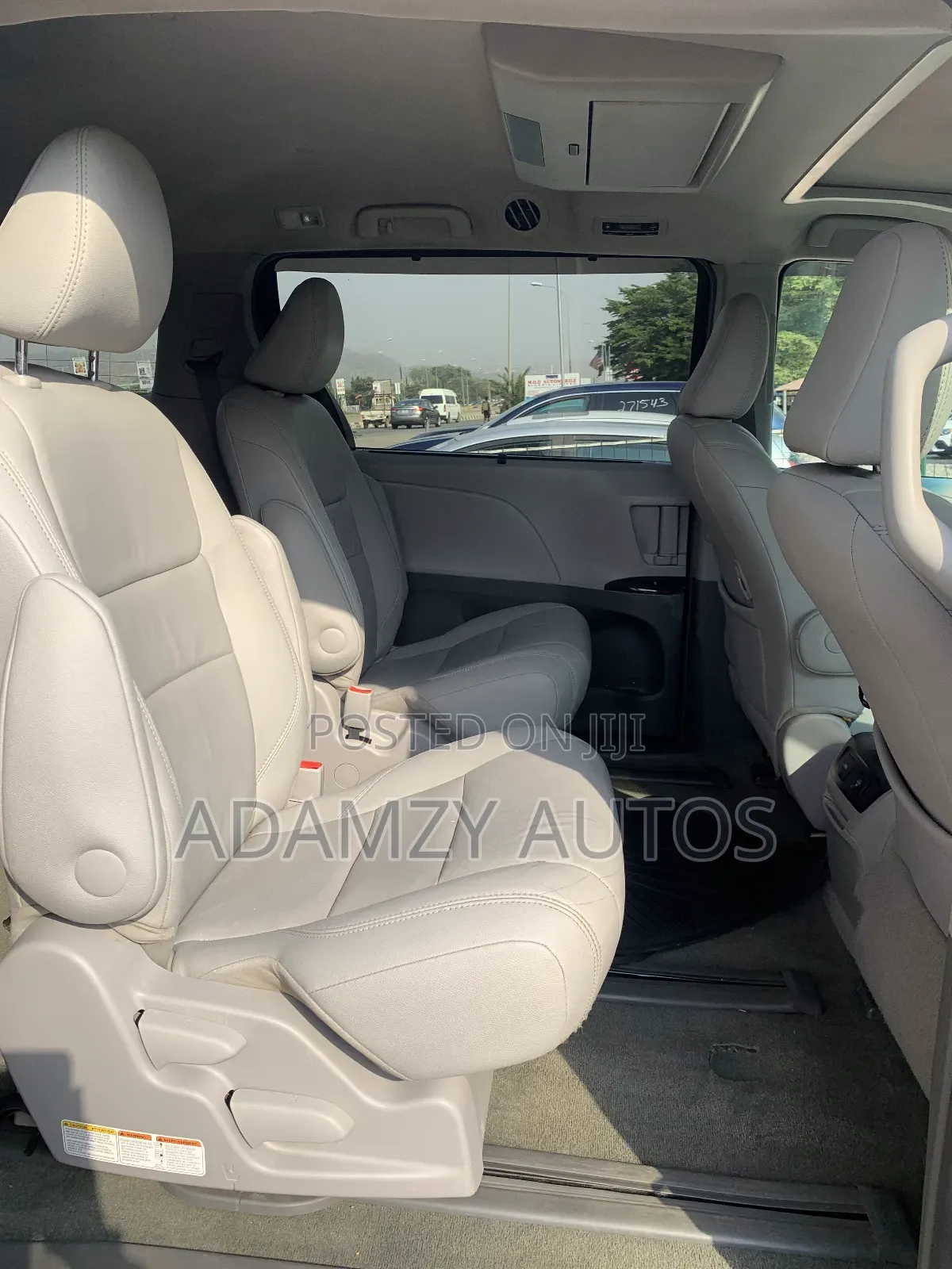 Toyota Sienna 2017 Red
