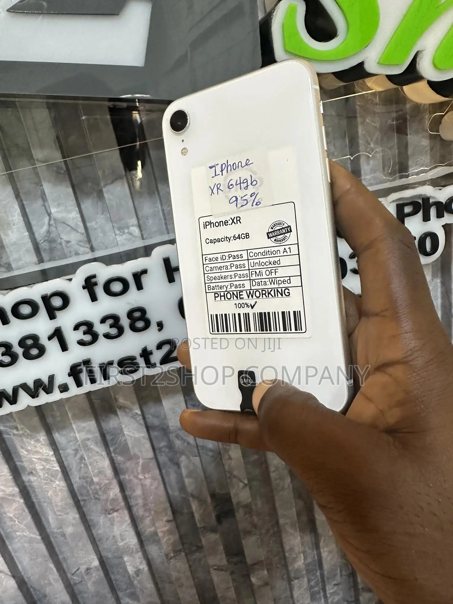 Apple iPhone XR 64 GB White