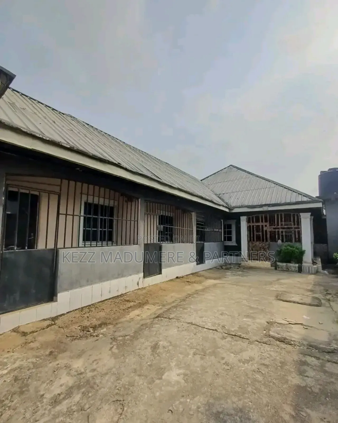 5bdrm Block of Flats in Rumuekini, Port for sale