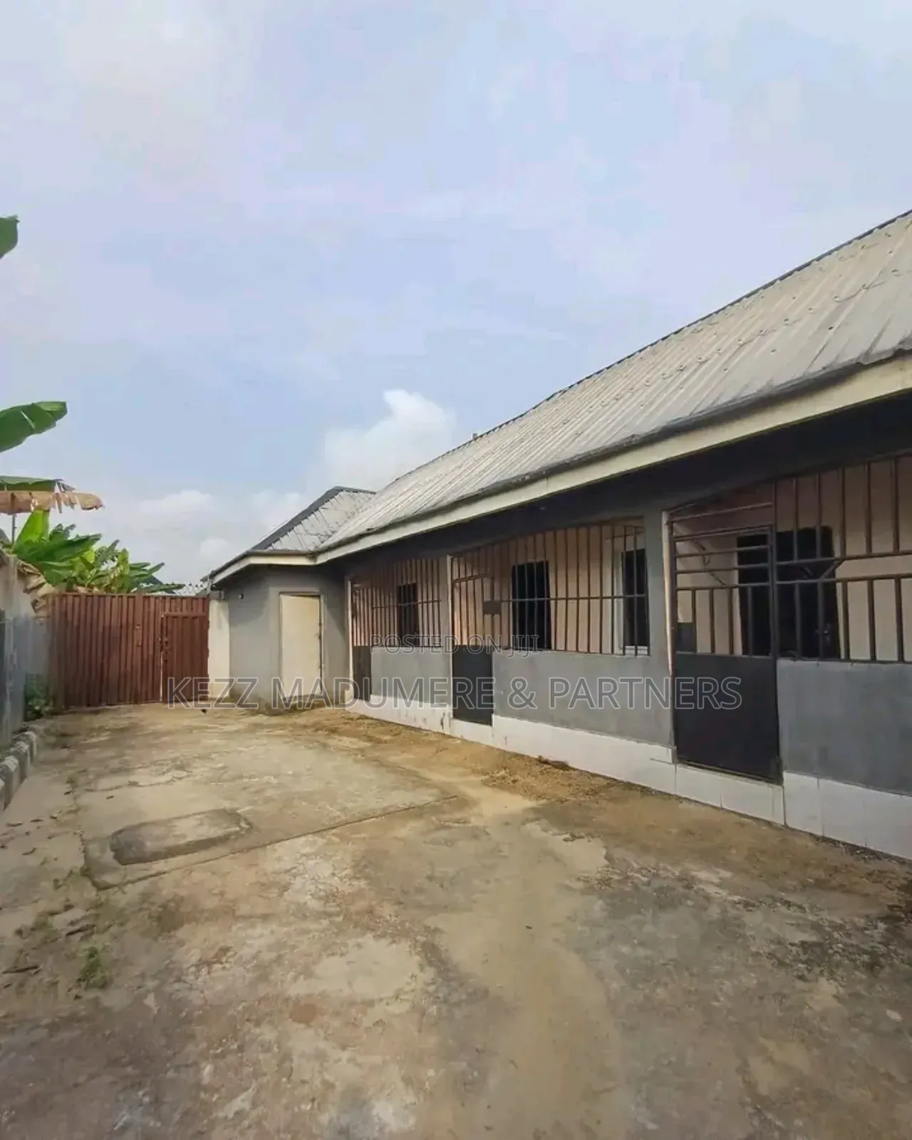 5bdrm Block of Flats in Rumuekini, Port for sale