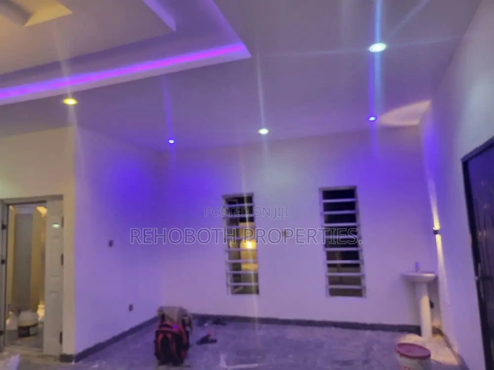 4bdrm Bungalow in Olusetan Estate, Akala Express for sale