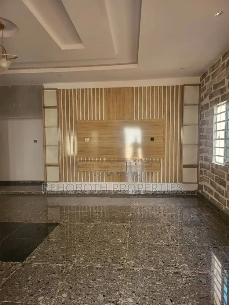 4bdrm Bungalow in Olusetan Estate, Akala Express for sale