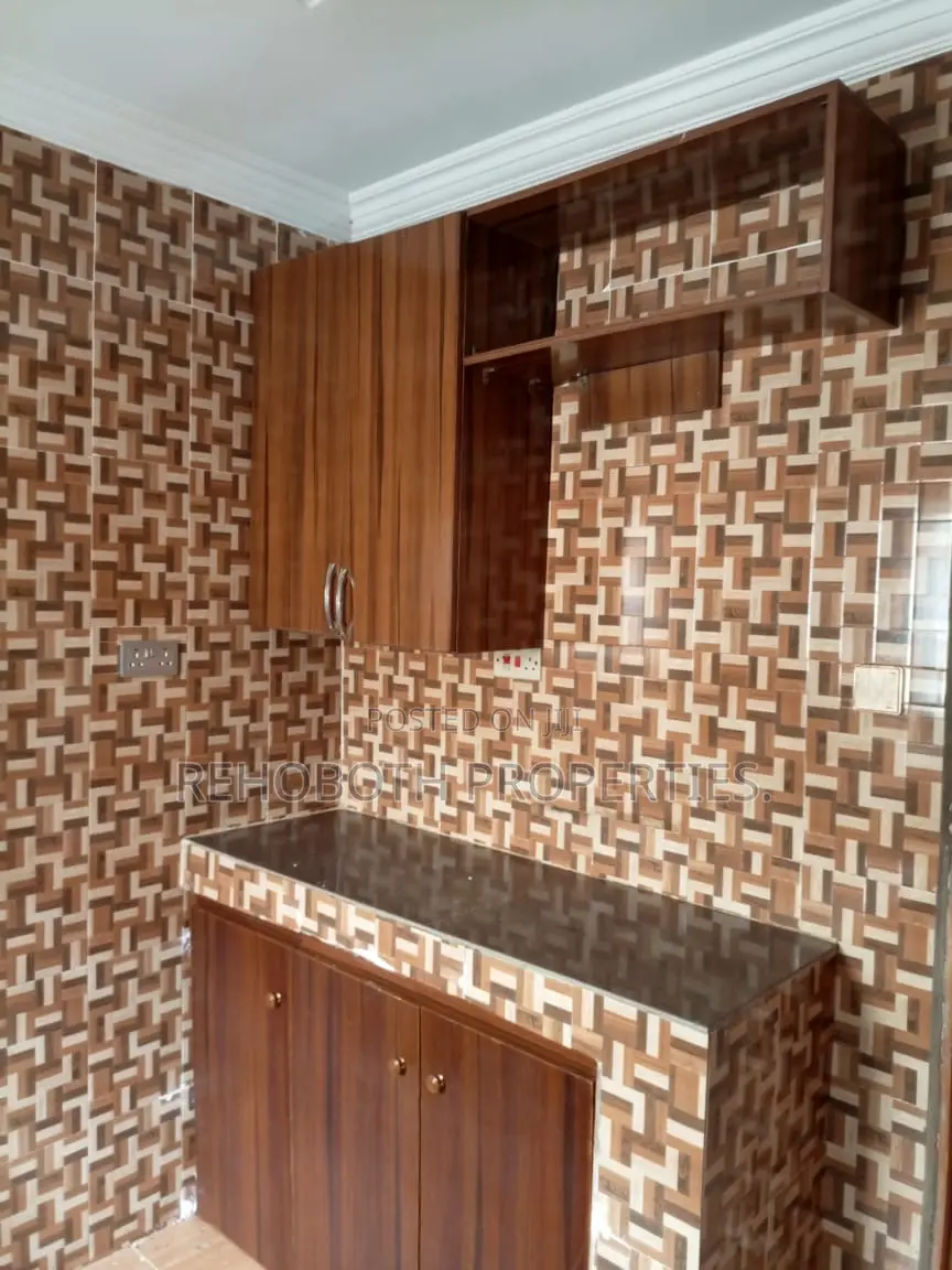 2bdrm Apartment in Akoto Estate Elebu, Akala Express for rent