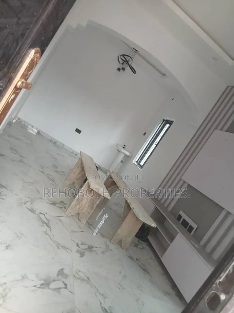 4bdrm Duplex in Elewure, Akala Express for sale