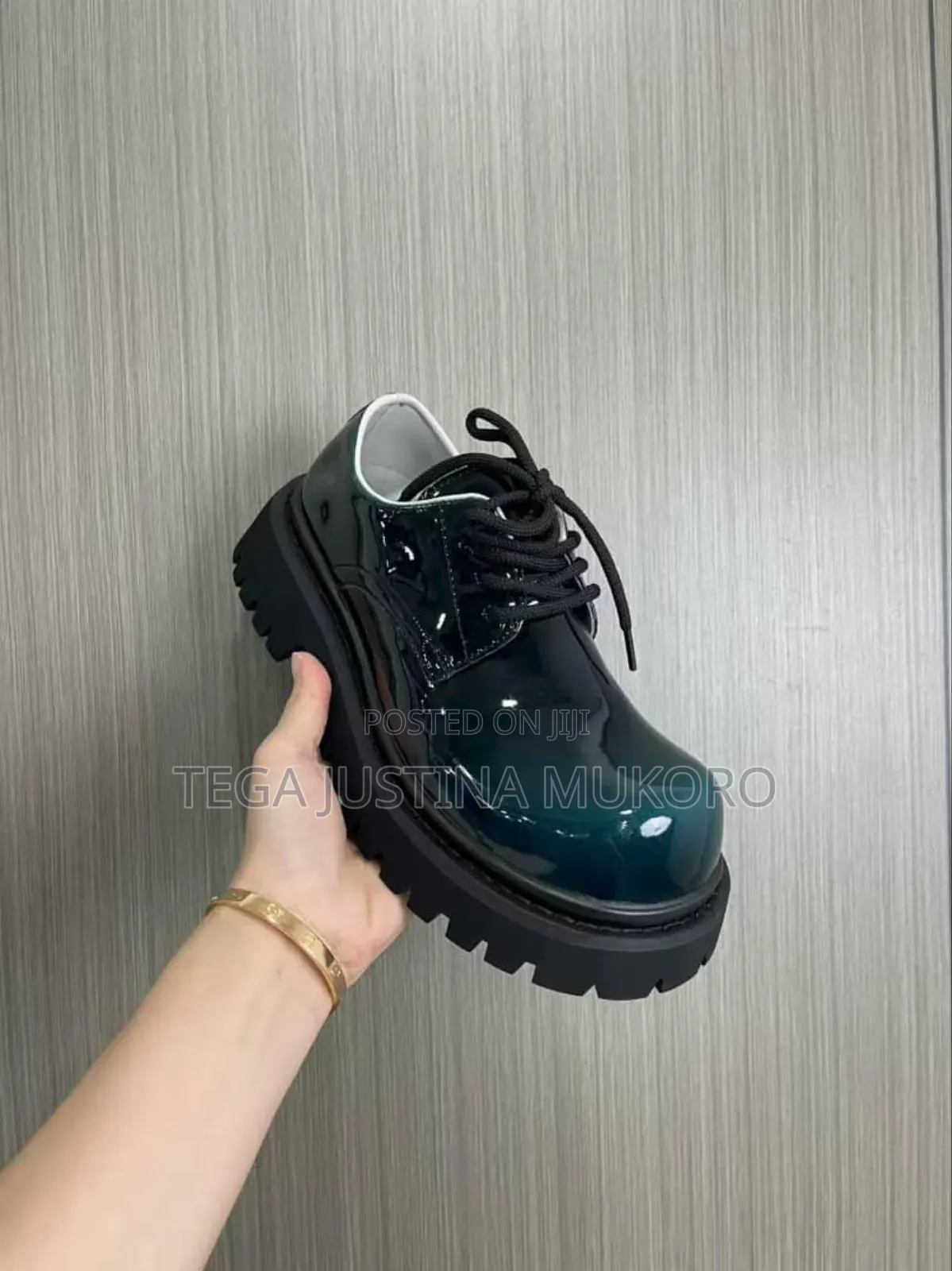 High Quality Stock Shoes