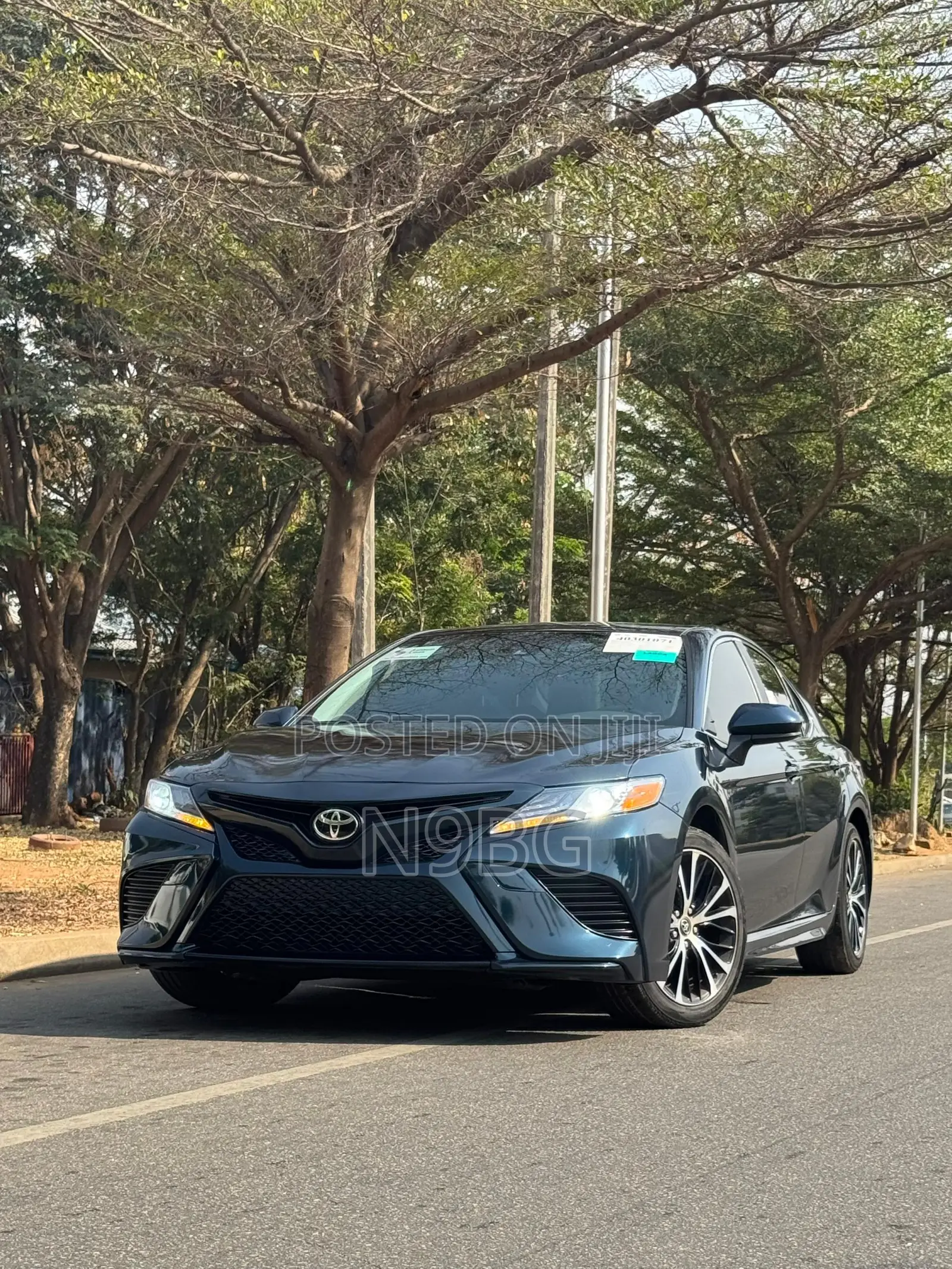 Toyota Camry SE (2.5L 4cyl 8A) 2019 Blue
