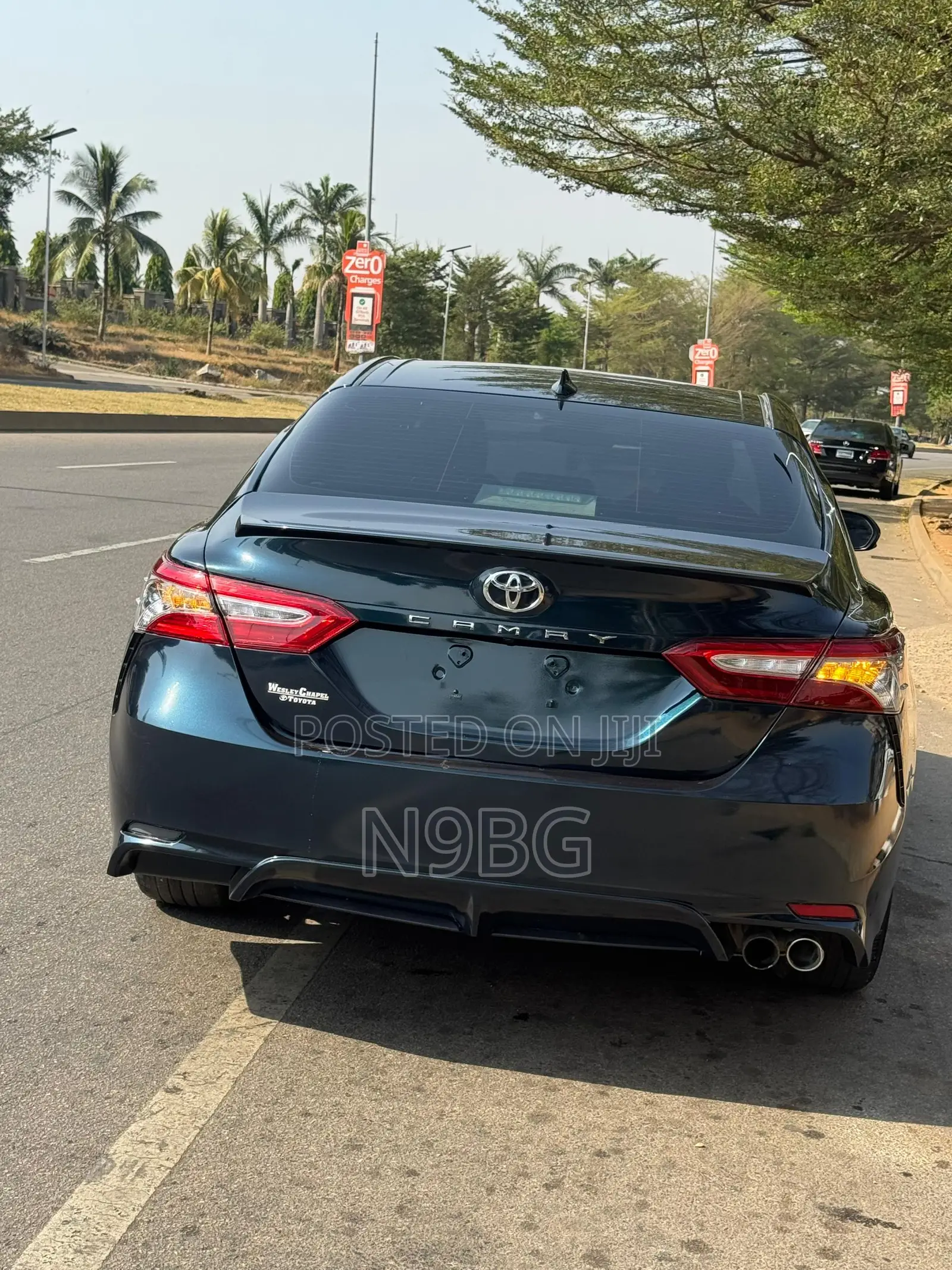 Toyota Camry SE (2.5L 4cyl 8A) 2019 Blue