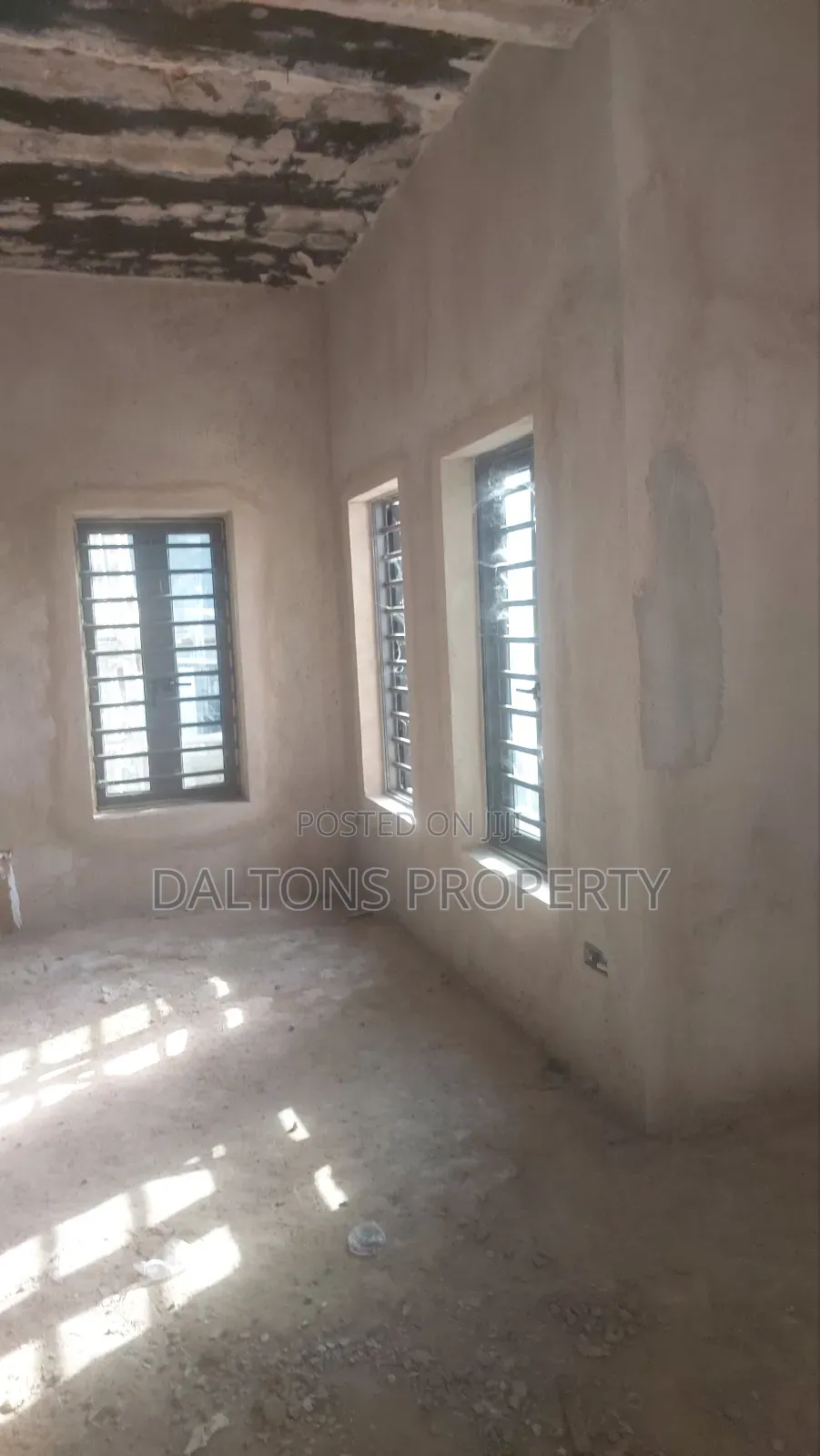 5bdrm Duplex in Victory Court, Lugbe District for sale