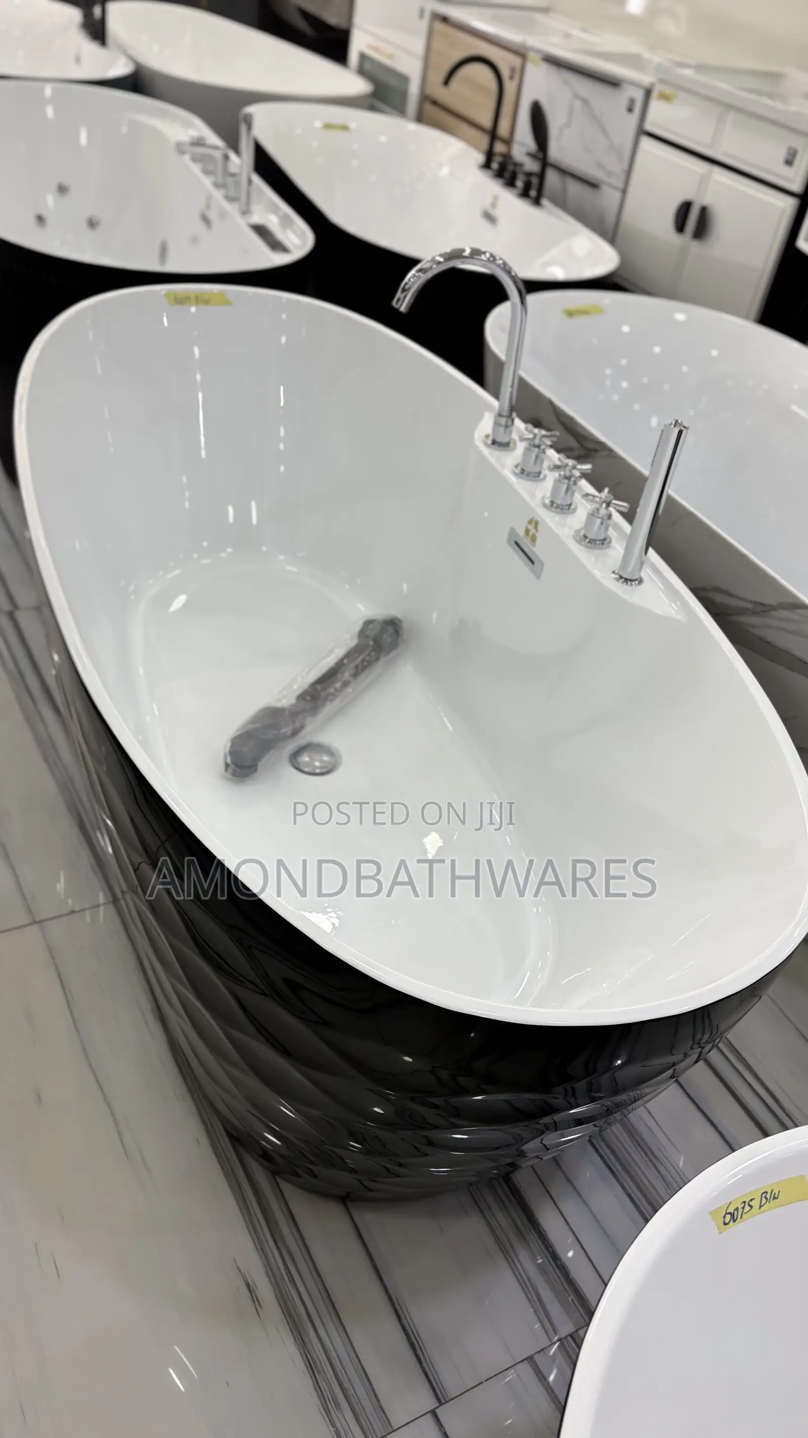 Black and White Bathtub With Faucet