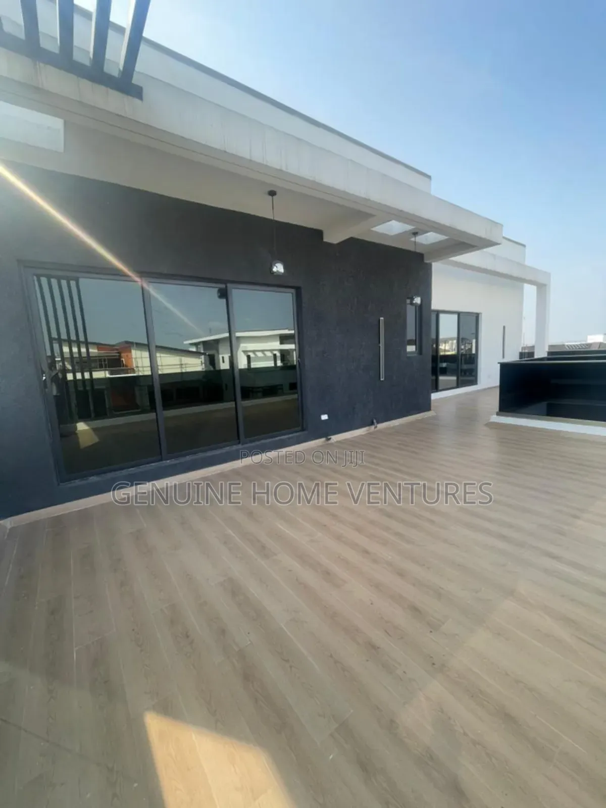 5bdrm Duplex in Osapa London for sale