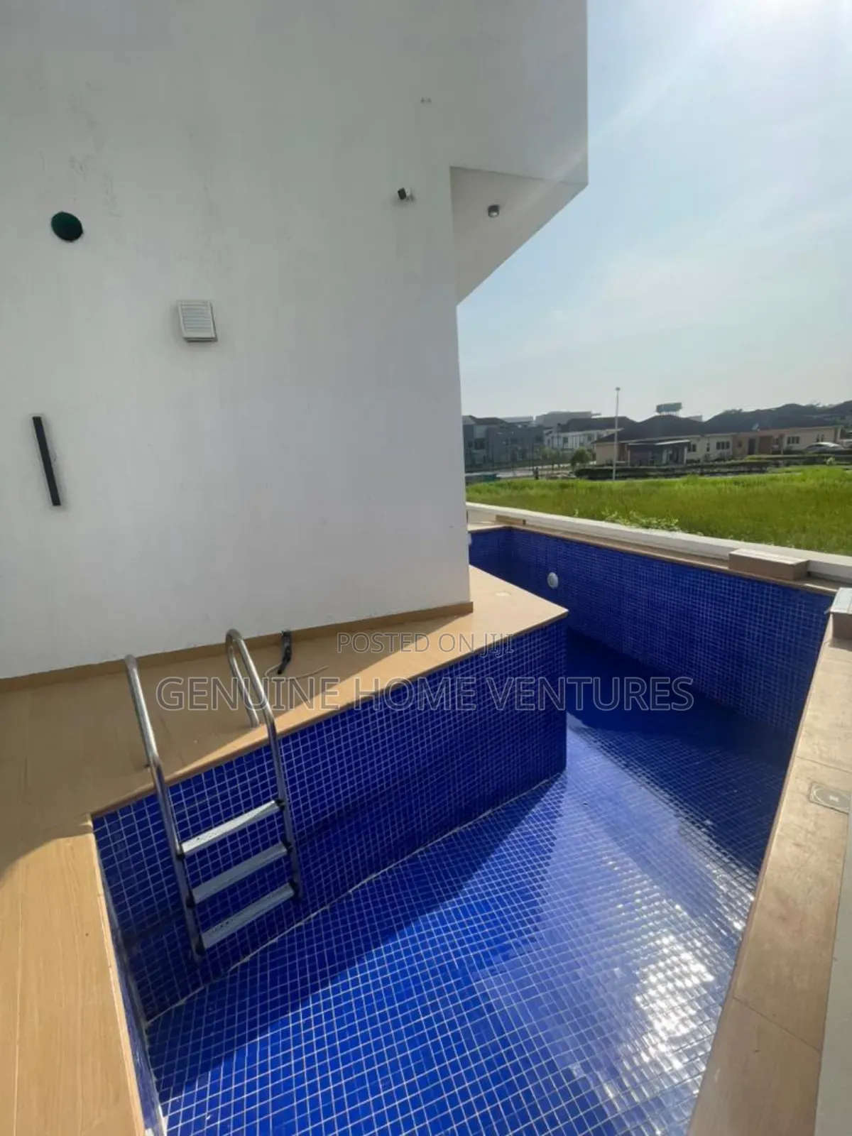 5bdrm Duplex in Osapa London for sale