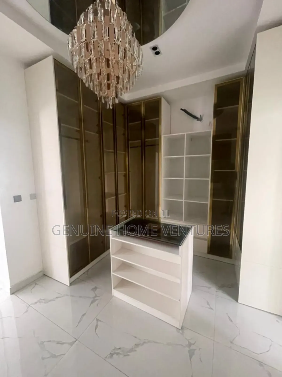5bdrm Duplex in Osapa London for sale