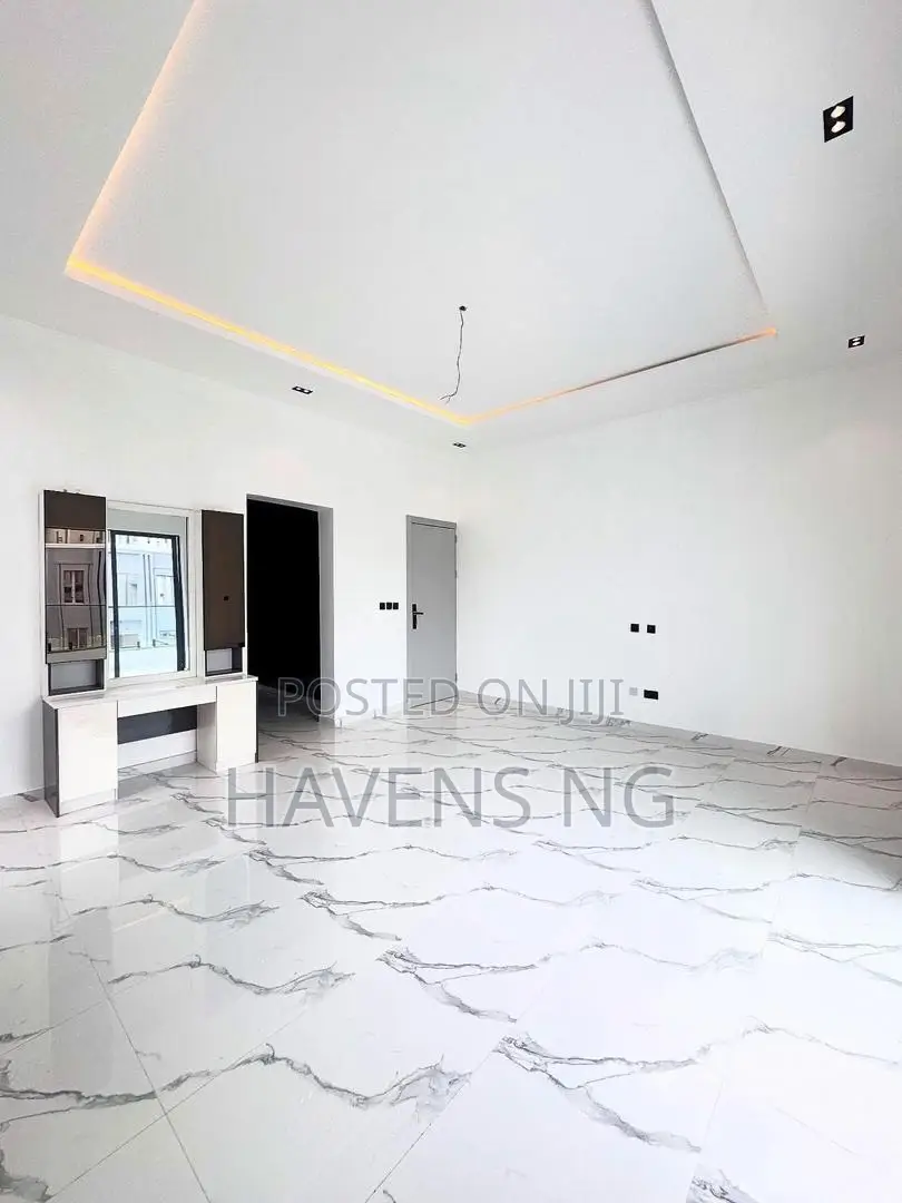 5bdrm Duplex in Lekki Phase 1 for sale