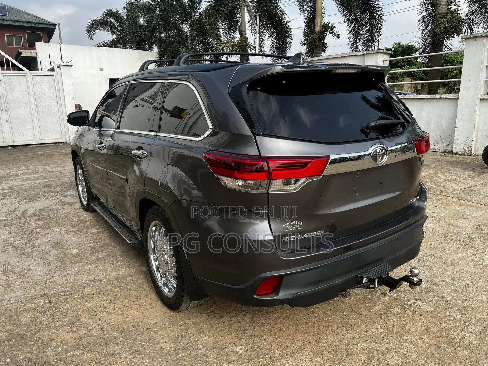 Toyota Highlander SE 4x4 V6 (3.5L 6cyl 8A) 2017 Gray
