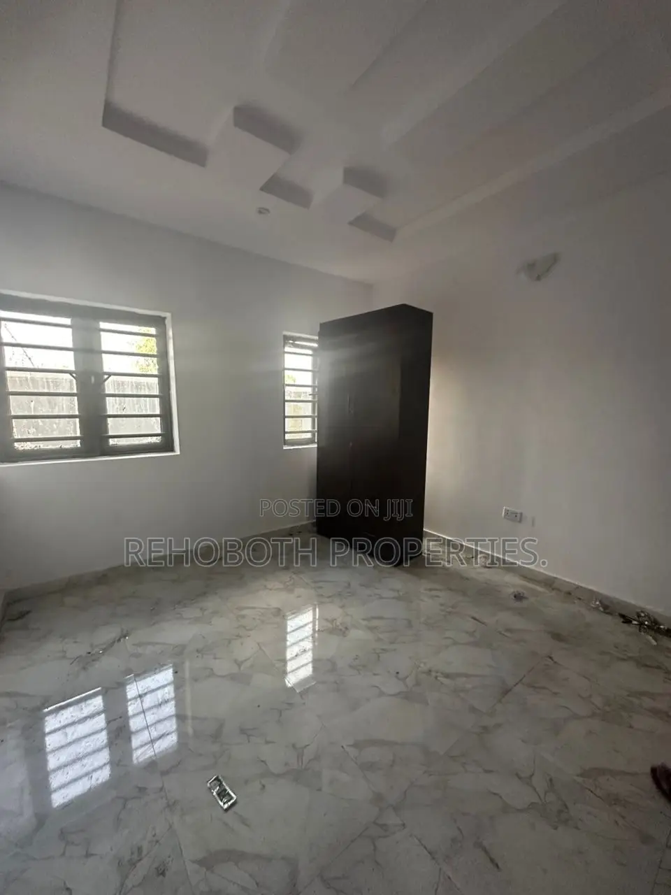 2bdrm Apartment in Beside Hebron Court, Idishin for rent