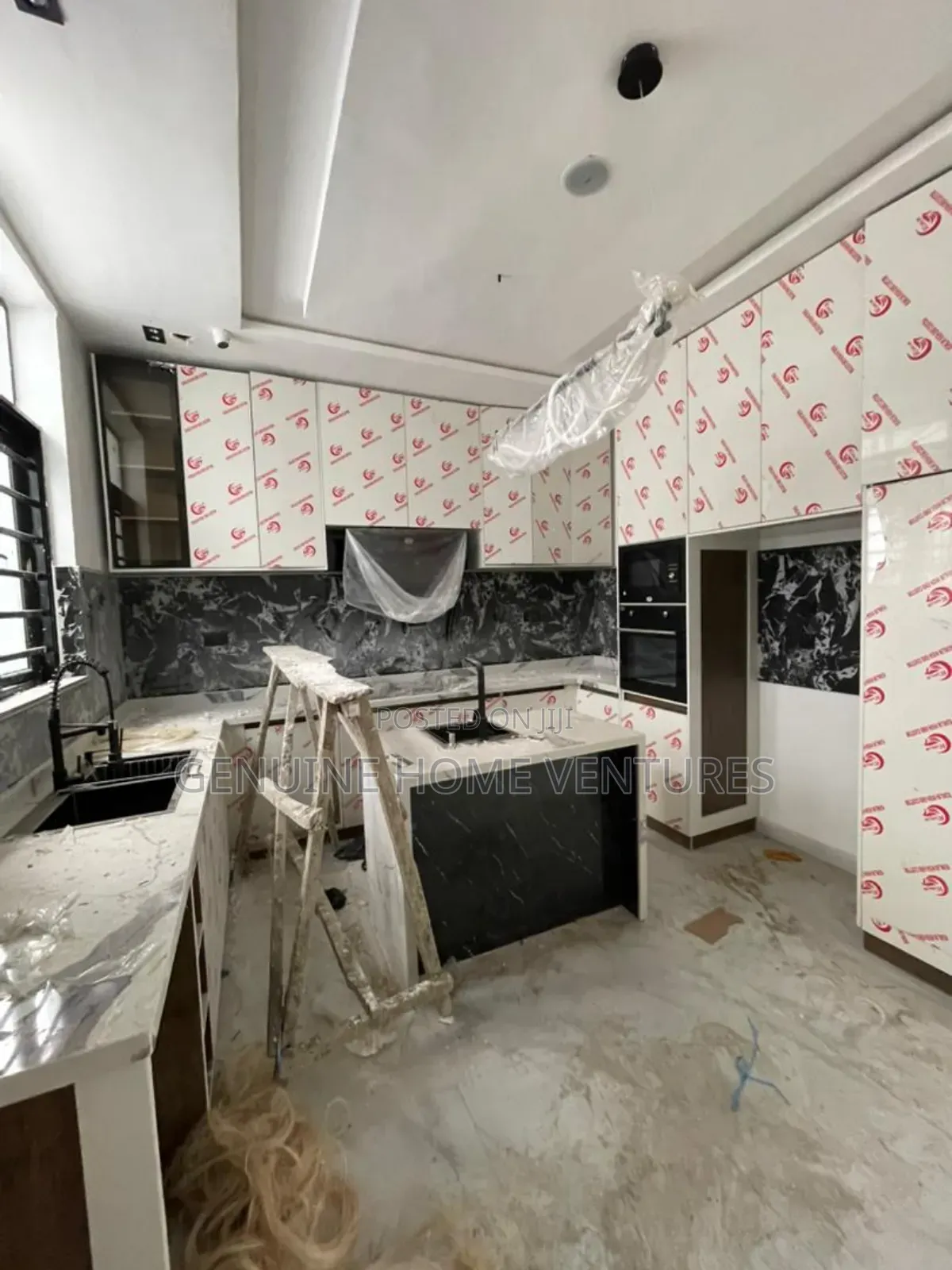 5bdrm Duplex in Chevron Lekki for sale
