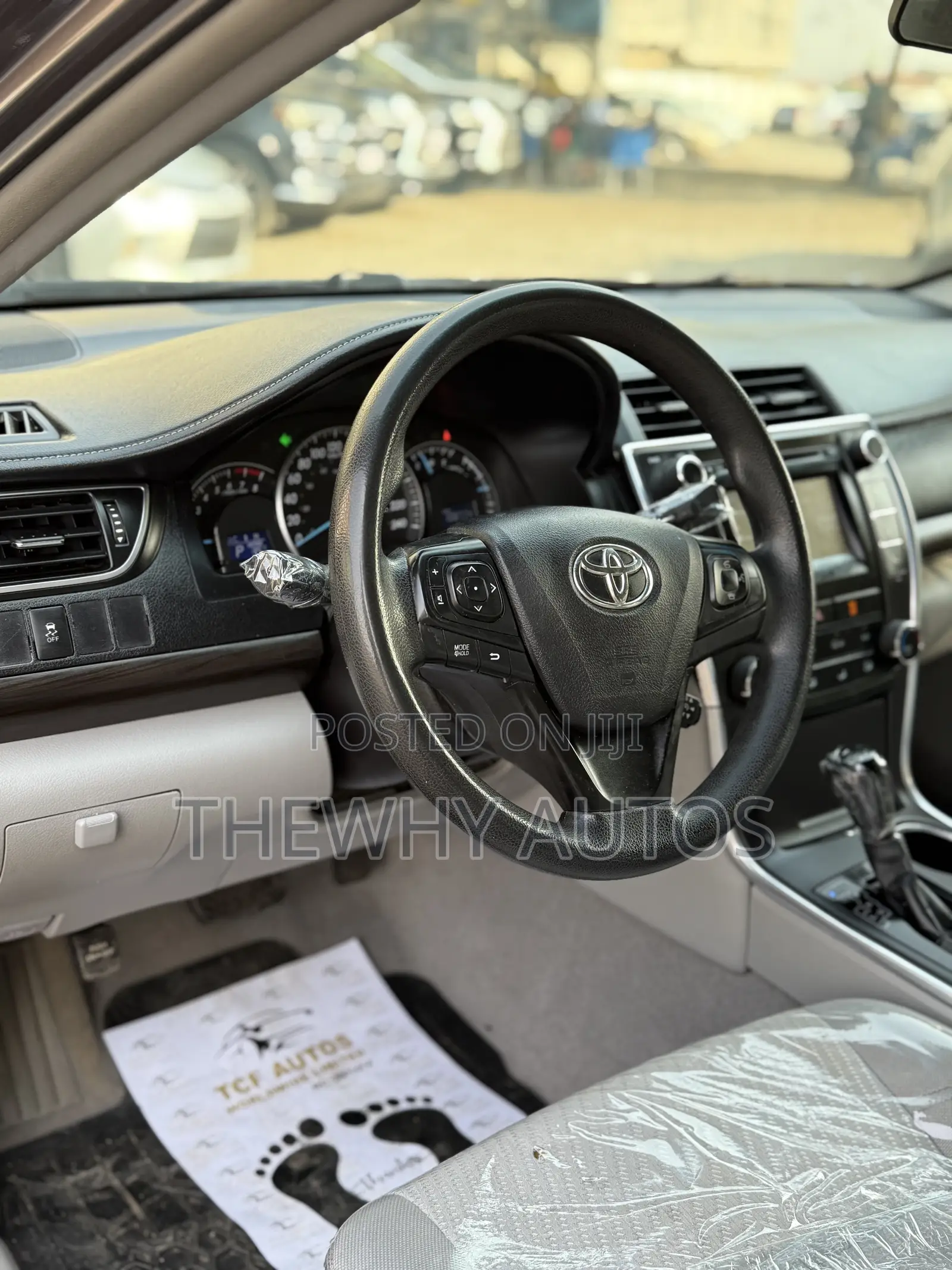 Toyota Camry LE 4dr Sedan (2.5L 4cyl 6A) 2015 Gray