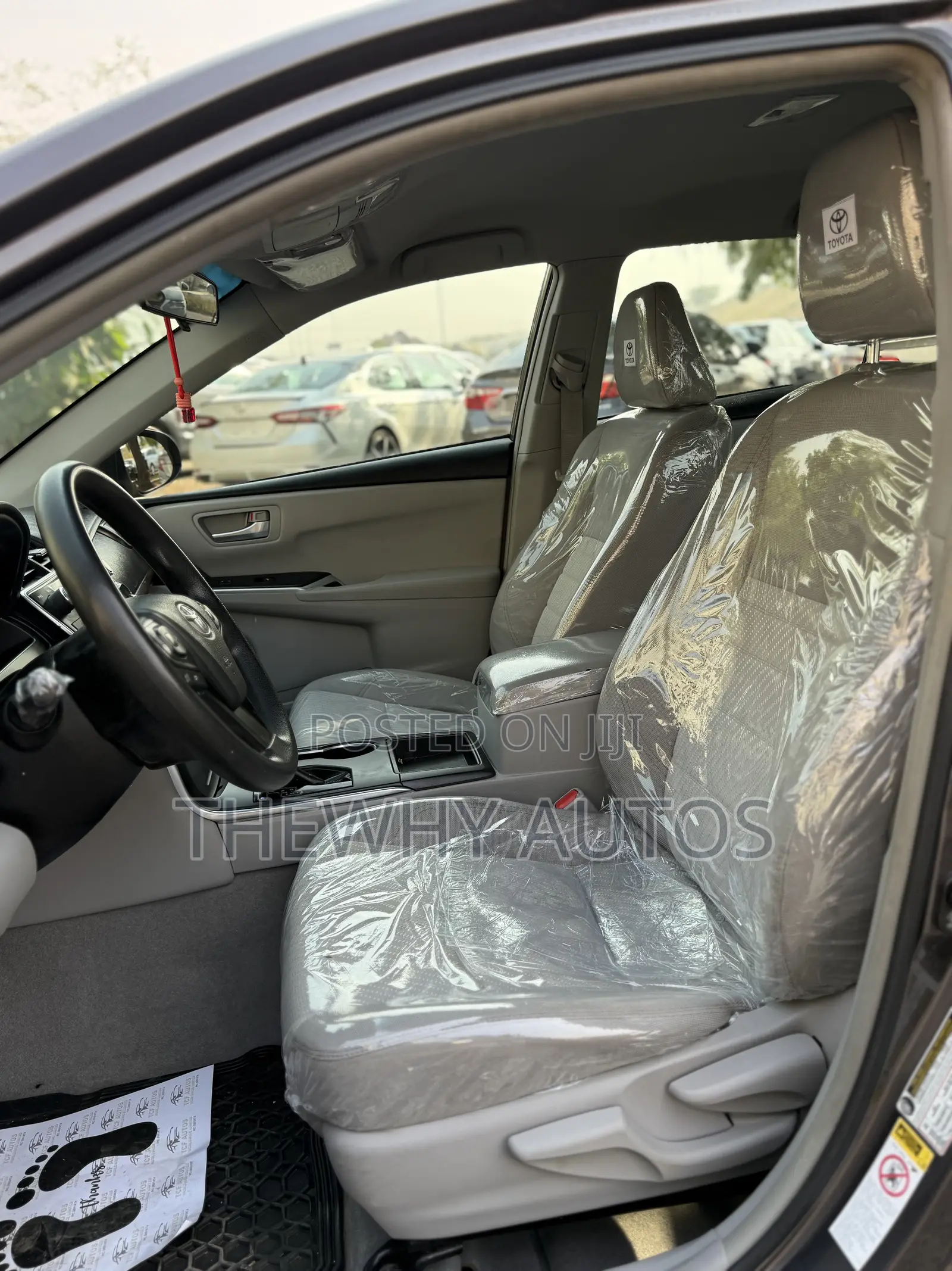 Toyota Camry LE 4dr Sedan (2.5L 4cyl 6A) 2015 Gray
