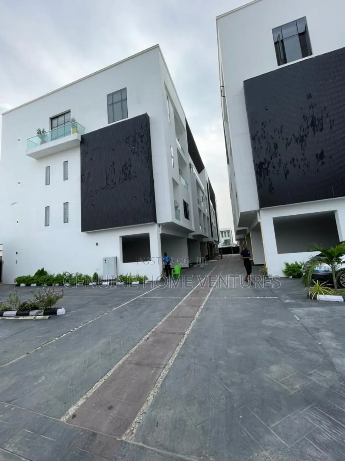4bdrm Penthouse in Ikate for sale