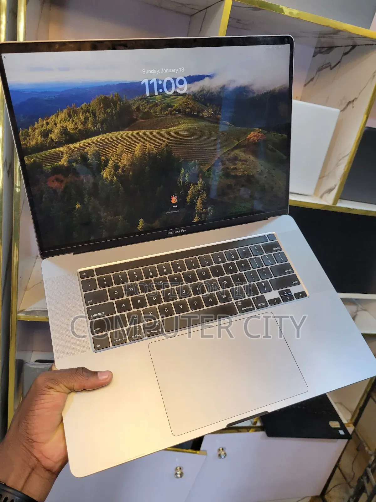 Laptop Apple MacBook Pro 2019 32GB Intel Core i7 SSD 512GB