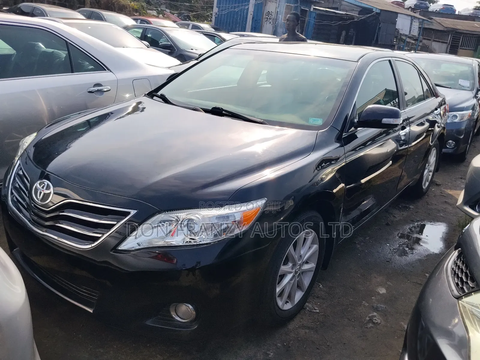 Toyota Camry XLE V6 4dr Sedan (3.5L 6cyl 6AM) 2010 Black