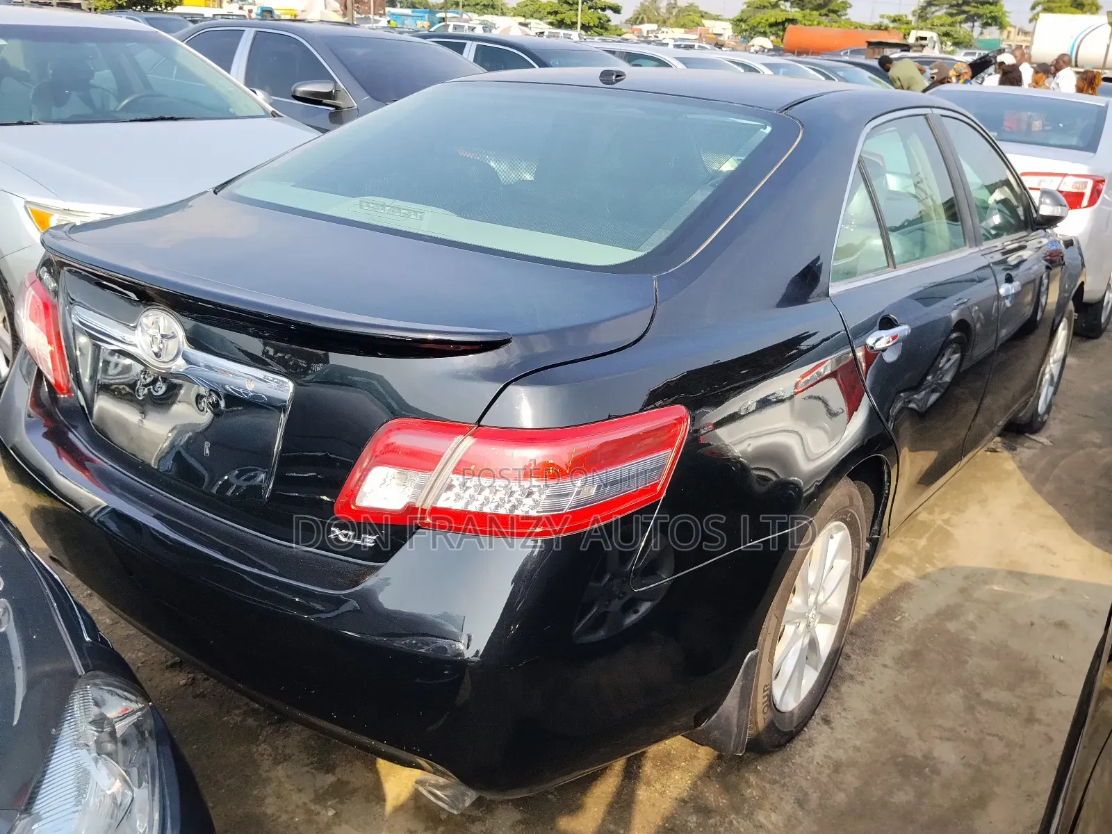 Toyota Camry XLE V6 4dr Sedan (3.5L 6cyl 6AM) 2010 Black