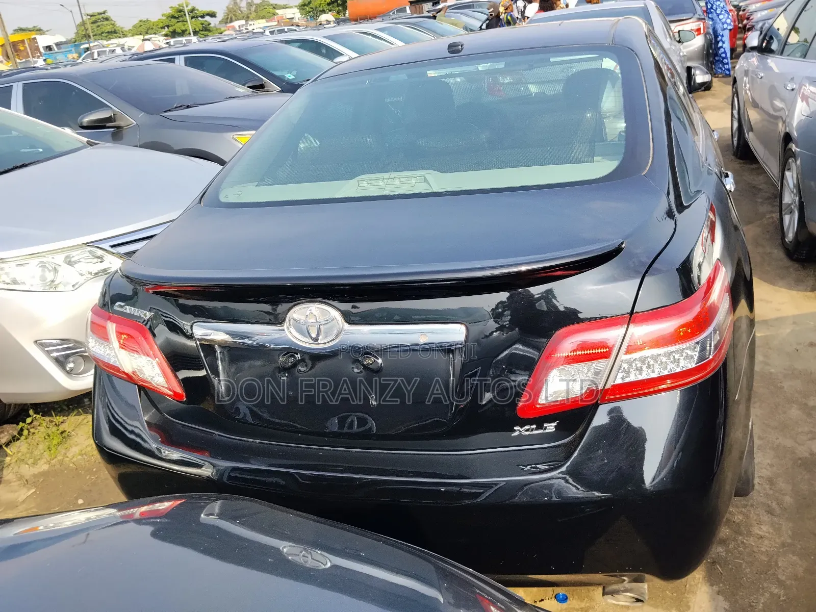 Toyota Camry XLE V6 4dr Sedan (3.5L 6cyl 6AM) 2010 Black