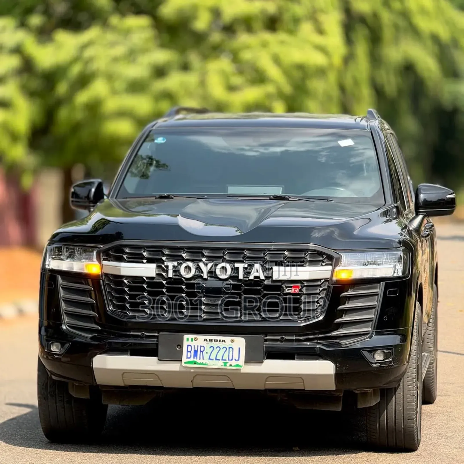 Toyota Land Cruiser LC300 2023 Black